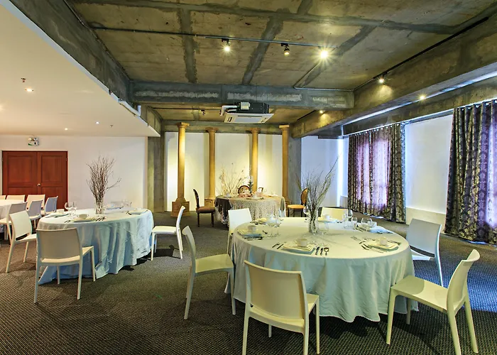 The Henry 4* Cebu